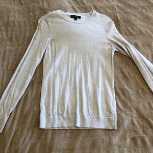 Long sleeve sweater with hole details on sleeves